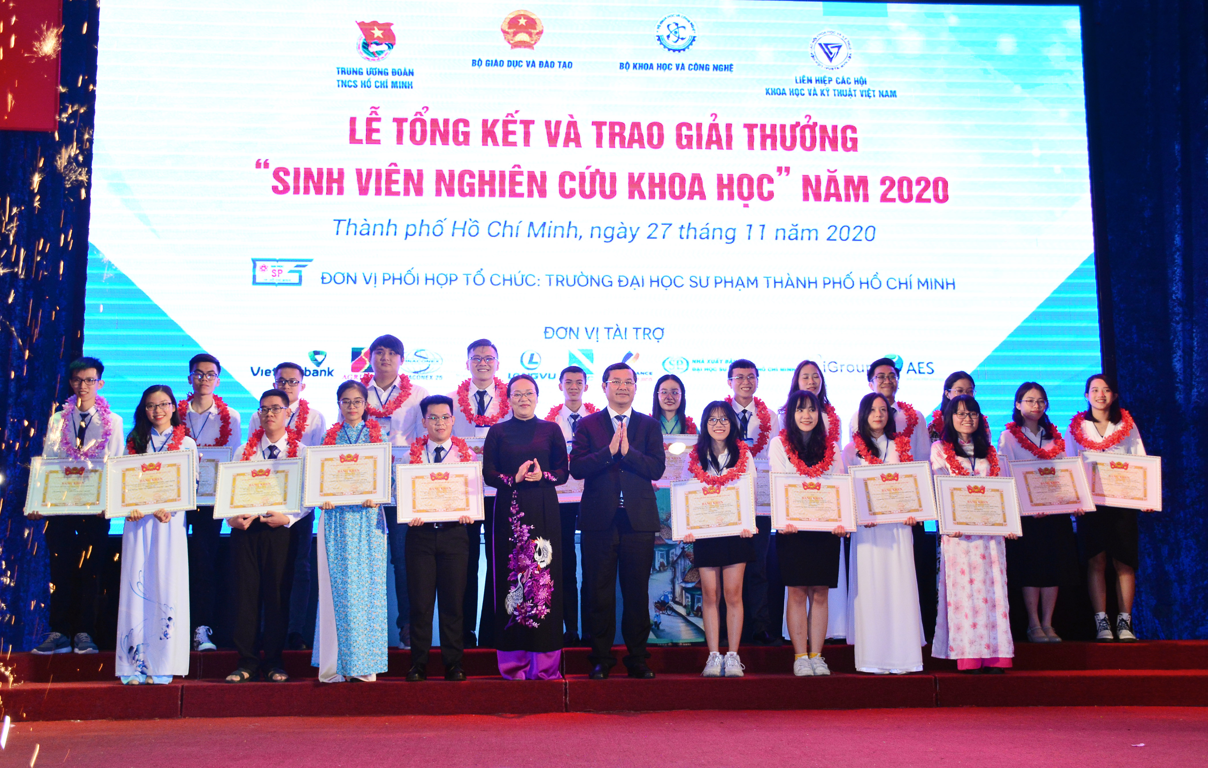 Trao Giải thưởng “Sinh viên nghiên cứu khoa học” 2020